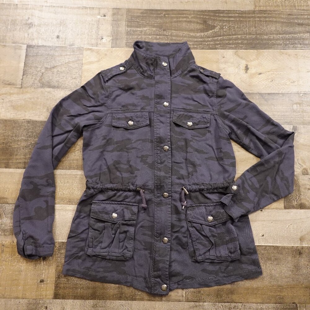 Maurices Utility Jacket Women's XS Camo Print Cinched Waist Pockets Button Front